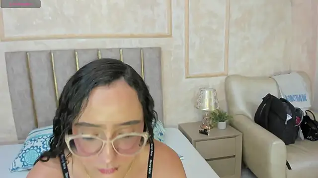 Snapshot of Miaaffox chatting on February 11, 2026, 8:03 pm Miaaffox online show from February 11, 2026, 8:03 pm