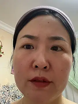xiaorou88 online show from May 13, 2026, 1:58 am