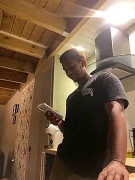 Axel black10 online show from February 13, 2026, 9:44 pm