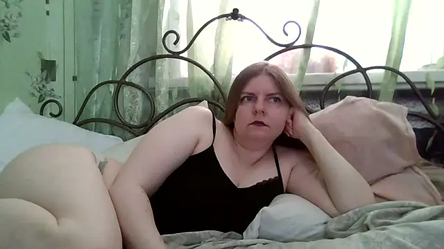 DarkRose0104 online show from April 14, 2026, 5:13 am