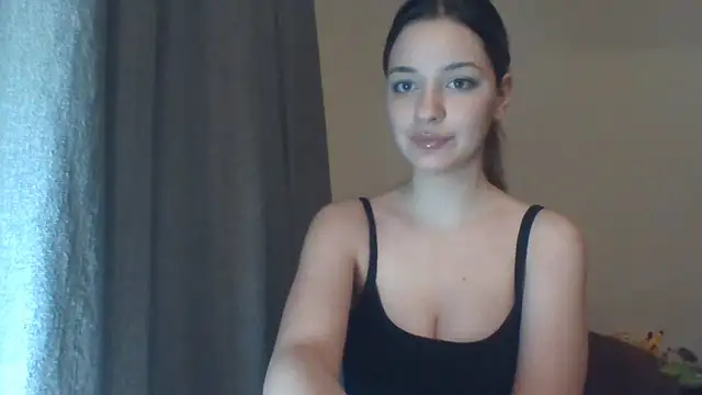 EvelineMagnetic online show from June 1, 2026, 8:43 pm