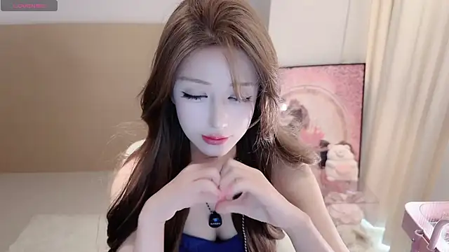 tutu-l online show from February 18, 2026, 2:18 am