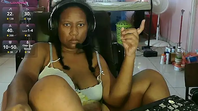 Snapshot of Eirondra_valeen chatting on May 16, 2026, 1:21 pm Eirondra valeen online show from May 16, 2026, 1:21 pm