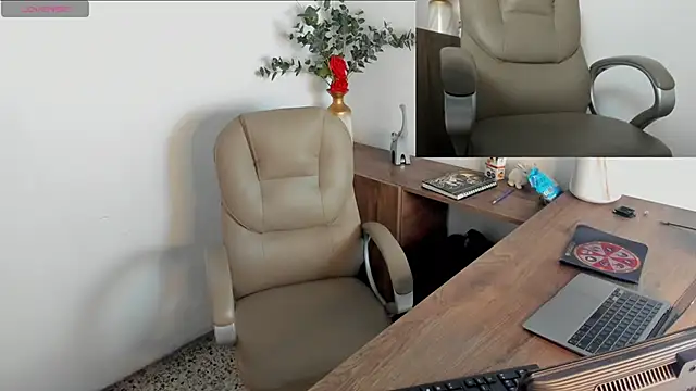 Snapshot of Jay_Grip chatting on February 17, 2026, 7:31 pm Jay Grip online show from February 17, 2026, 7:31 pm