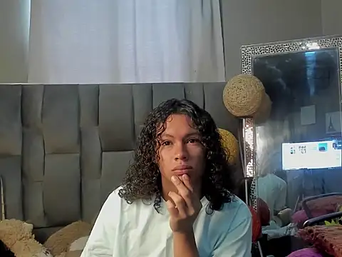 Snapshot of dylaans19 chatting on February 7, 2026, 2:21 pm dylaans19 online show from February 7, 2026, 2:21 pm