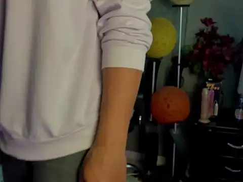 Snapshot of dylaans19 chatting on February 19, 2026, 2:24 pm dylaans19 online show from February 19, 2026, 2:24 pm