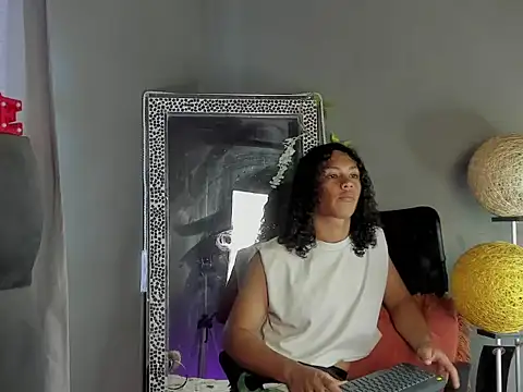 Snapshot of dylaans19 chatting on February 21, 2026, 2:29 pm dylaans19 online show from February 21, 2026, 2:29 pm