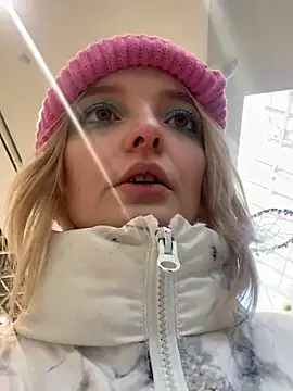 Snapshot of aka_Blonde chatting on February 12, 2026, 5:46 am aka Blonde online show from February 12, 2026, 5:46 am