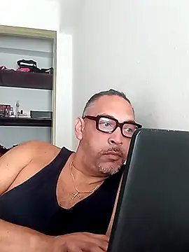 Snapshot of Big_vittollo chatting on February 19, 2026, 1:40 pm Big vittollo online show from February 19, 2026, 1:40 pm