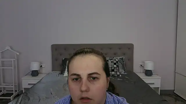 MikaFoxy online show from April 8, 2026, 5:18 am