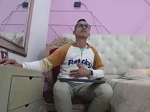 Oswalldo   online show from February 8, 2026, 2:26 am