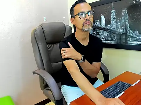 Oswalldo   online show from March 12, 2026, 11:05 am