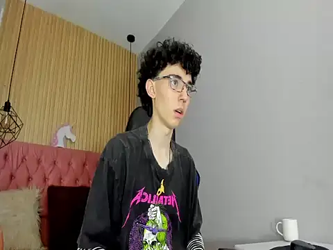 Syriussz online show from February 11, 2026, 7:41 pm