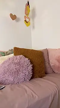 GiannaMagari online show from February 4, 2026, 8:58 pm