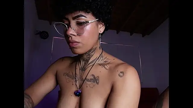 Snapshot of Canela_Osada_ chatting on January 15, 2026, 12:54 pm Canela Osada online show from January 15, 2026, 12:54 pm