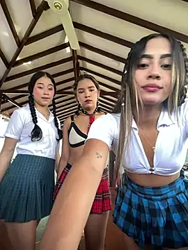 Snapshot of l0lita_emi chatting on March 7, 2026, 2:03 pm l0lita emi online show from March 7, 2026, 2:03 pm