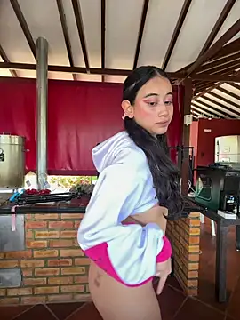 Snapshot of l0lita_emi chatting on March 13, 2026, 3:07 pm l0lita emi online show from March 13, 2026, 3:07 pm