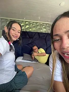 Snapshot of l0lita_emi chatting on March 15, 2026, 3:18 pm l0lita emi online show from March 15, 2026, 3:18 pm