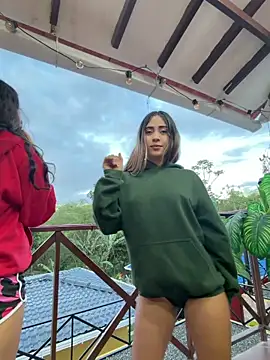 Snapshot of l0lita_emi chatting on April 3, 2026, 11:08 am l0lita emi online show from April 3, 2026, 11:08 am