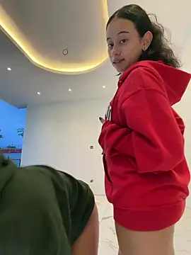 Snapshot of l0lita_emi chatting on April 5, 2026, 11:07 am l0lita emi online show from April 5, 2026, 11:07 am