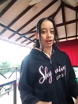 Snapshot of l0lita_emi chatting on April 16, 2026, 11:11 am l0lita emi online show from April 16, 2026, 11:11 am