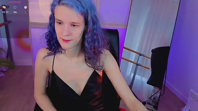 AuraLaunni online show from March 12, 2026, 7:03 am