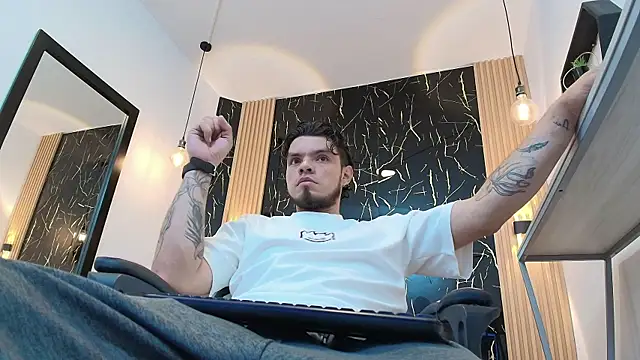 Enzo Turner online show from January 13, 2026, 3:23 am