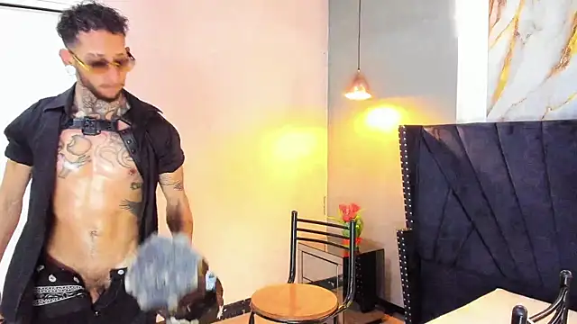 Snapshot of axel_valtier chatting on January 13, 2026, 3:45 am axel valtier online show from January 13, 2026, 3:45 am