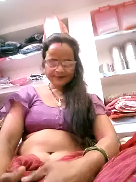 Snapshot of kiiuu_sexe chatting on February 18, 2026, 5:03 am kiiuu sexe online show from February 18, 2026, 5:03 am