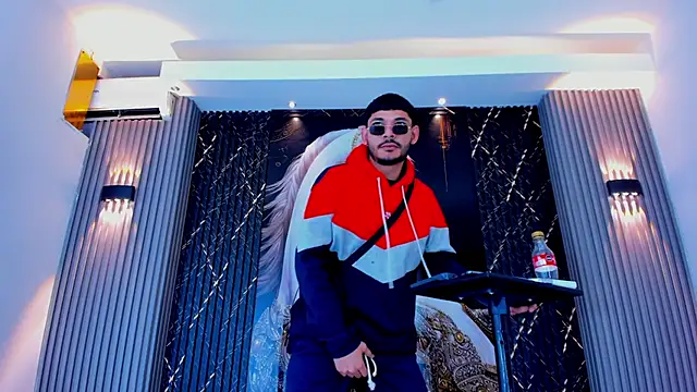 The Gods In Diamonds online show from March 3, 2026, 3:45 am