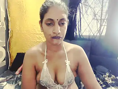 indianhoney69 online show from February 3, 2026, 6:40 am