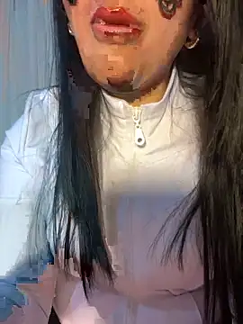 Snapshot of melissiaayzem chatting on May 3, 2026, 6:14 pm melissiaayzem online show from May 3, 2026, 6:14 pm