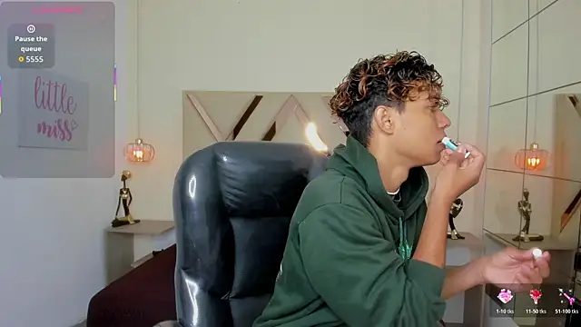 Anyelo Twink online show from April 14, 2026, 4:18 am