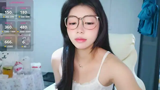 Snapshot of -XiaoYu-777 chatting on April 20, 2026, 8:17 am -XiaoYu-777 online show from April 20, 2026, 8:17 am