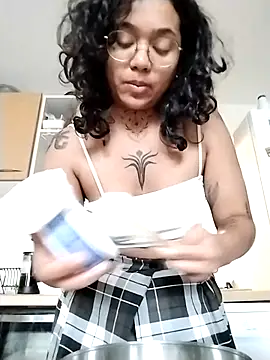 therealsun8 online show from April 10, 2026, 6:51 am