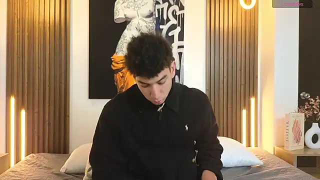 Snapshot of Alan_Return chatting on January 14, 2026, 12:55 pm Alan Return online show from January 14, 2026, 12:55 pm