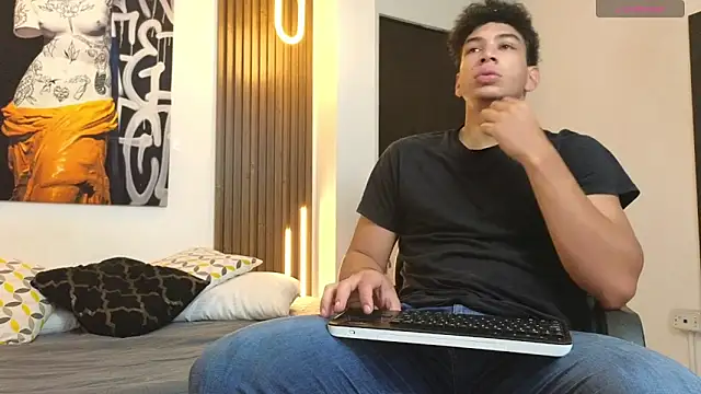 Snapshot of Alan_Return chatting on January 15, 2026, 1:05 pm Alan Return online show from January 15, 2026, 1:05 pm