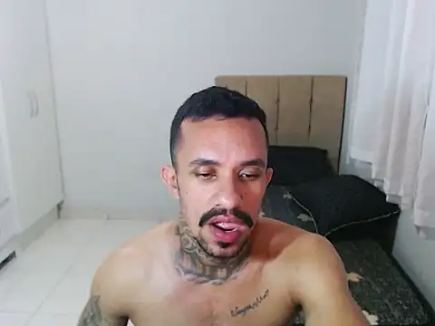 lipegonzalezz online show from February 18, 2026, 1:07 pm