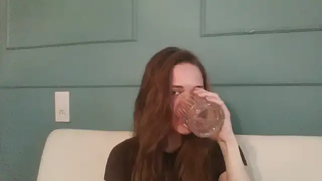 Vyressa online show from March 6, 2026, 1:07 pm