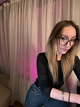 AnesaKis online show from March 19, 2026, 9:52 pm