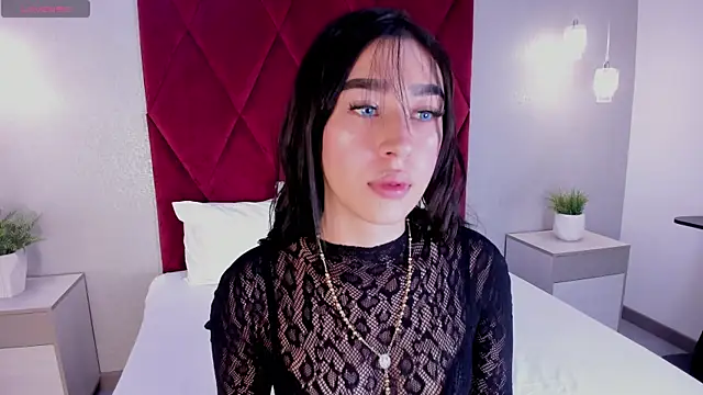 emily clarkk  online show from April 8, 2026, 7:58 pm