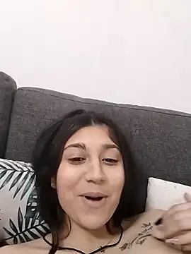 Roxanamadia online show from February 15, 2026, 5:20 pm