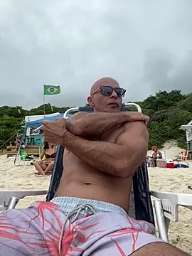 Snapshot of dogfrota chatting on February 13, 2026, 4:03 pm dogfrota online show from February 13, 2026, 4:03 pm