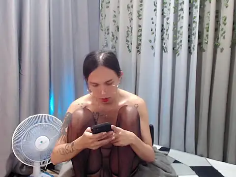 Snapshot of LOVELYMAYUMIE chatting on December 14, 2024, 6:09 pm LOVELYMAYUMIE online show from December 14, 2024, 6:09 pm