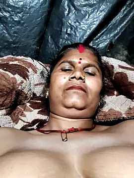 Snapshot of Hot_di97 chatting on February 8, 2026, 8:51 am Hot di97 online show from February 8, 2026, 8:51 am