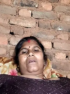 Hot di97 online show from April 16, 2026, 2:07 pm