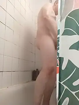 Snapshot of Hertsguy1984 chatting on April 15, 2026, 11:16 pm Hertsguy1984 online show from April 15, 2026, 11:16 pm