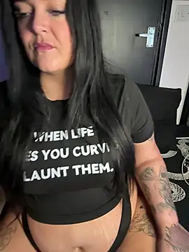 Snapshot of Miss_CurvesXXX chatting on July 19, 2026, 9:02 am Miss CurvesXXX online show from July 19, 2026, 9:02 am