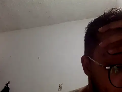 Snapshot of Tito_12_ chatting on February 18, 2026, 4:52 am Tito 12 online show from February 18, 2026, 4:52 am