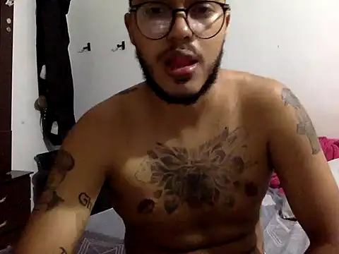 Snapshot of Tito_12_ chatting on March 3, 2026, 4:40 am Tito 12 online show from March 3, 2026, 4:40 am